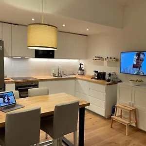 Apartment Est, Modena